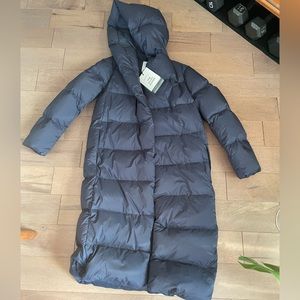 Aritzia Babaton Duvet Puffer Coat XS Admiral Blue